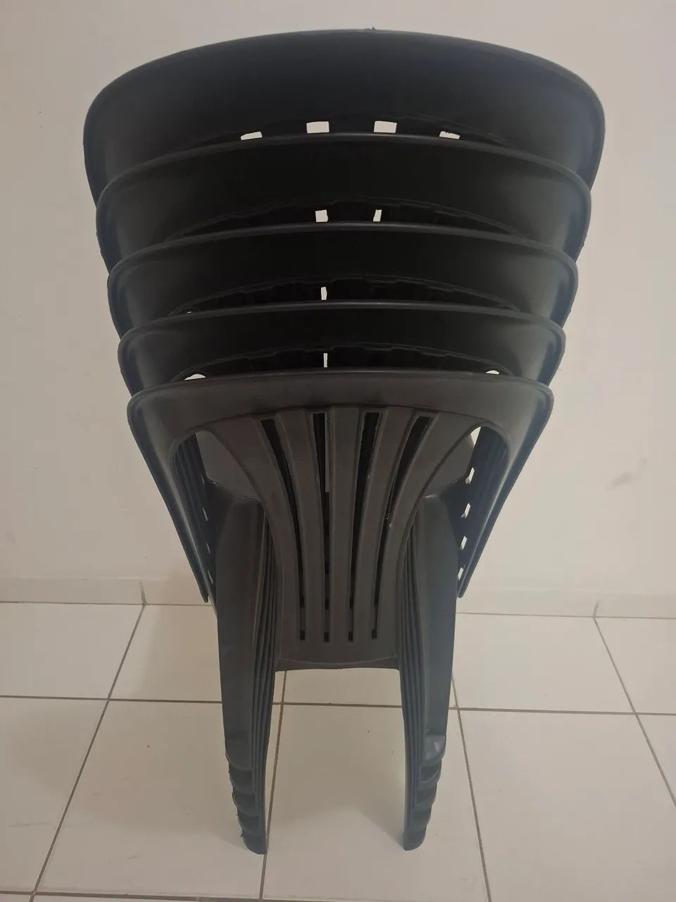 Cadeiras de Plástico 130 Kilos  - Foto 3