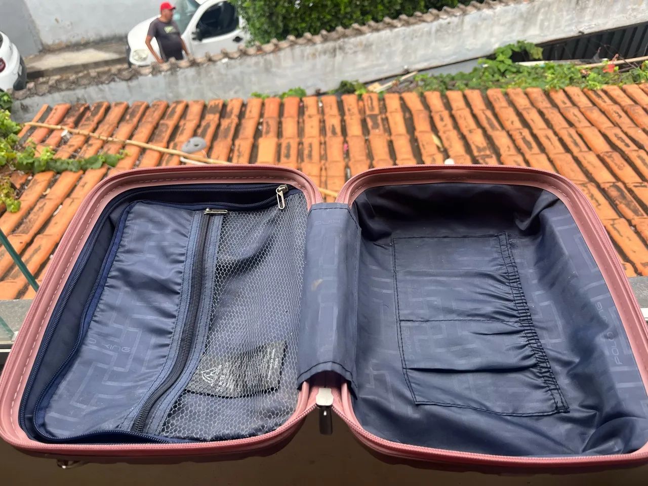 VENDE SE MALETA DE M ÃO  - Foto 2