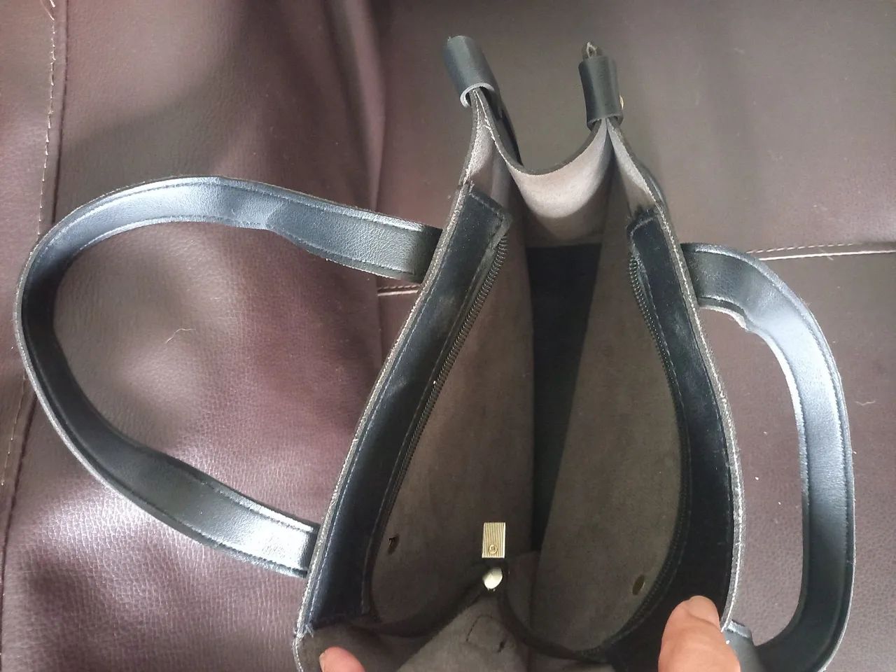 Bolsa preta com dourado - Foto 3