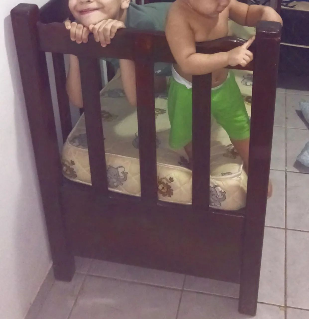 Berço de madeira de lei - Foto 3