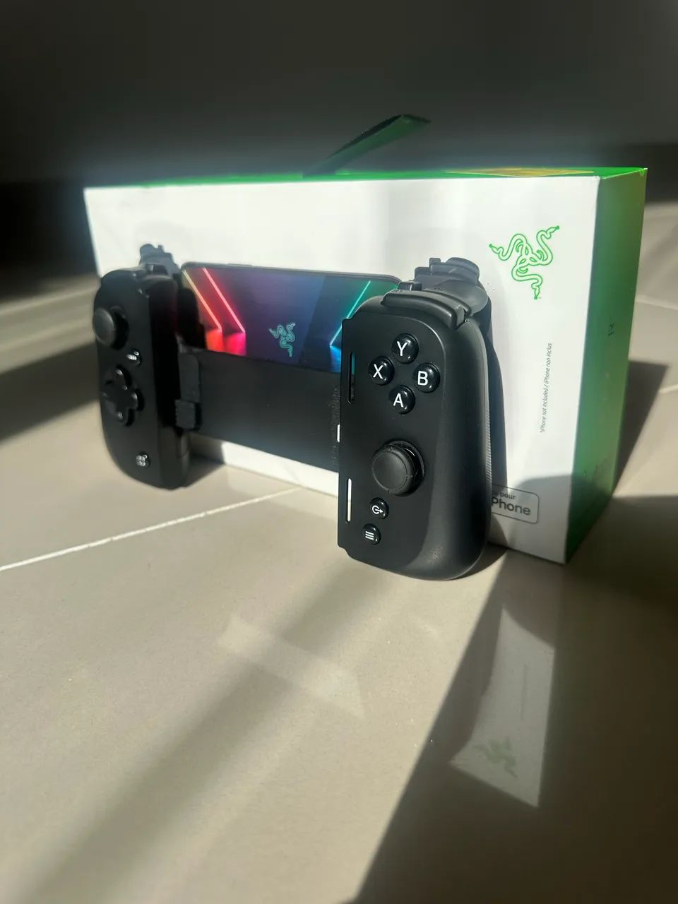 Controle Celular Razer Kishi para iPhone - Peças e Acessórios de