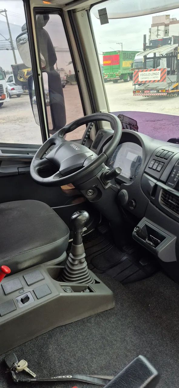 Iveco Tector 240E28 BAIXO KM - Foto 5