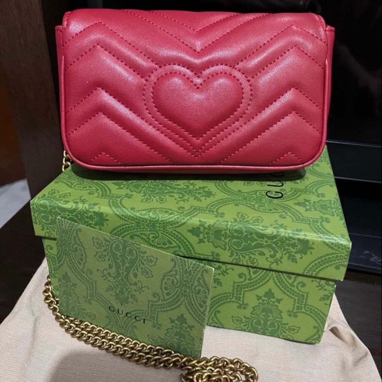 Bolsa Gucci marmont super mini vinho com ferragens douradas, nova  - Foto 5
