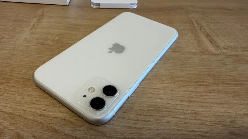 Iphone 11 - Branco - 128GB (White) - Celulares e Smartphones - São