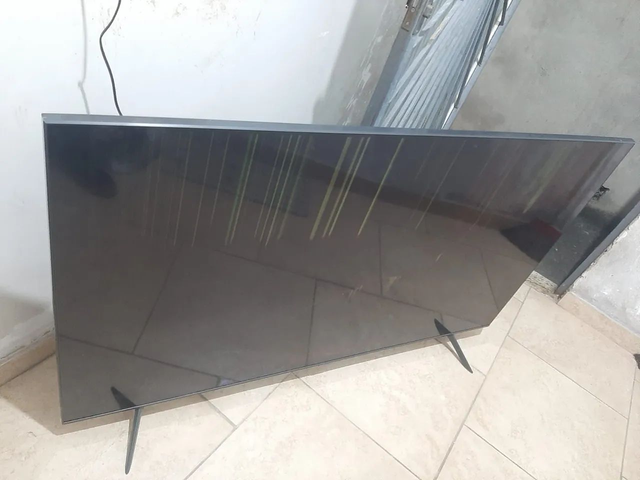 TV SAMSUNG (COM DEFEITO) UN60AU7700  - Foto 3