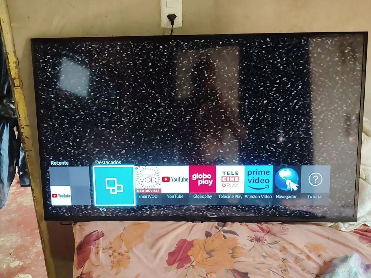 Vendo televisão Samsung smart 50 polegadas - Foto 2