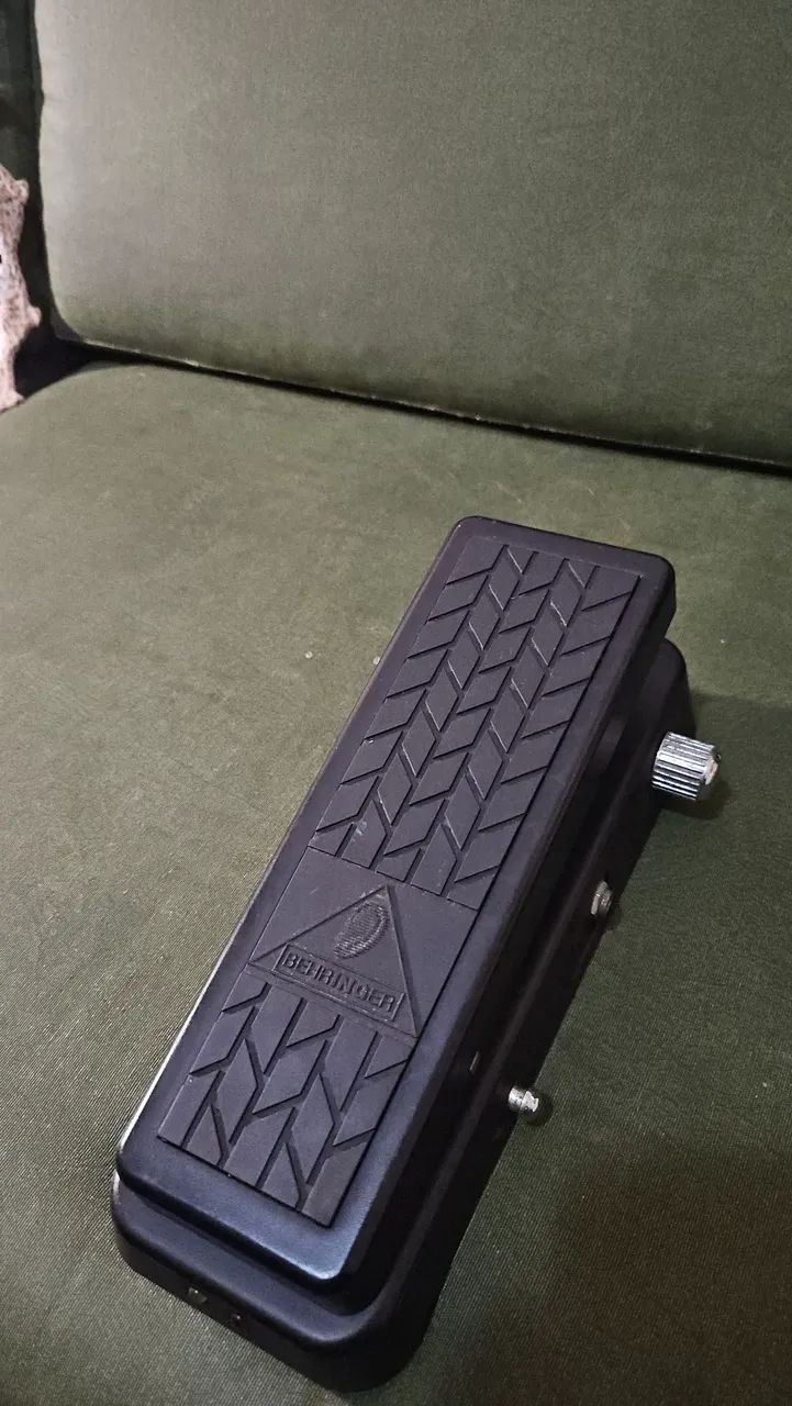 Pedal Behringer Hell Babe Wah - Foto 2