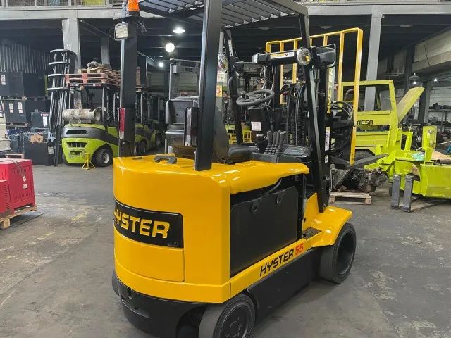 Empilhadeira Contrabalançada Hyster E55XM