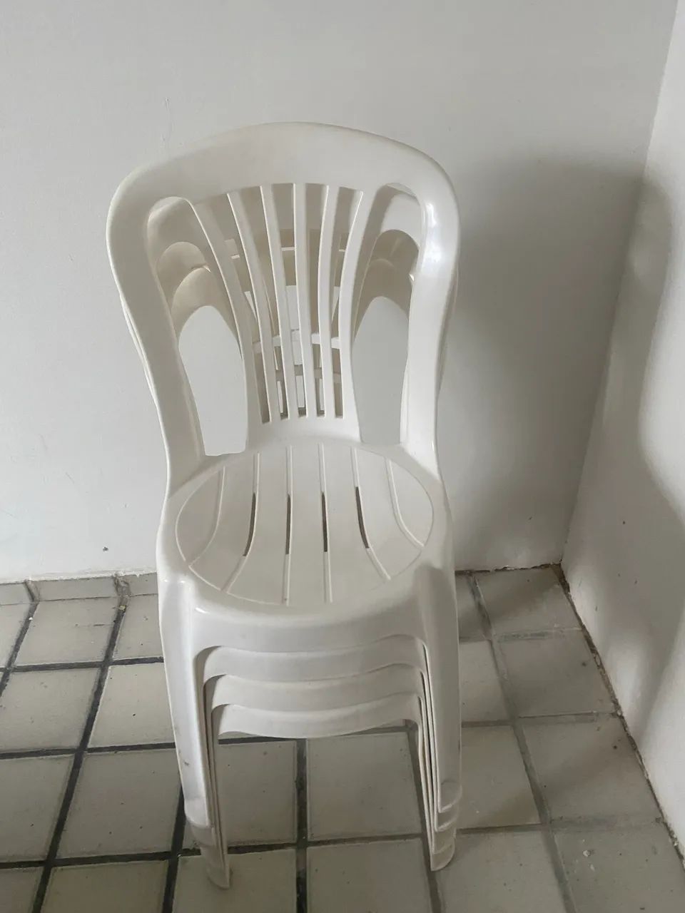 Vendo conjunto de mesa e cadeira 