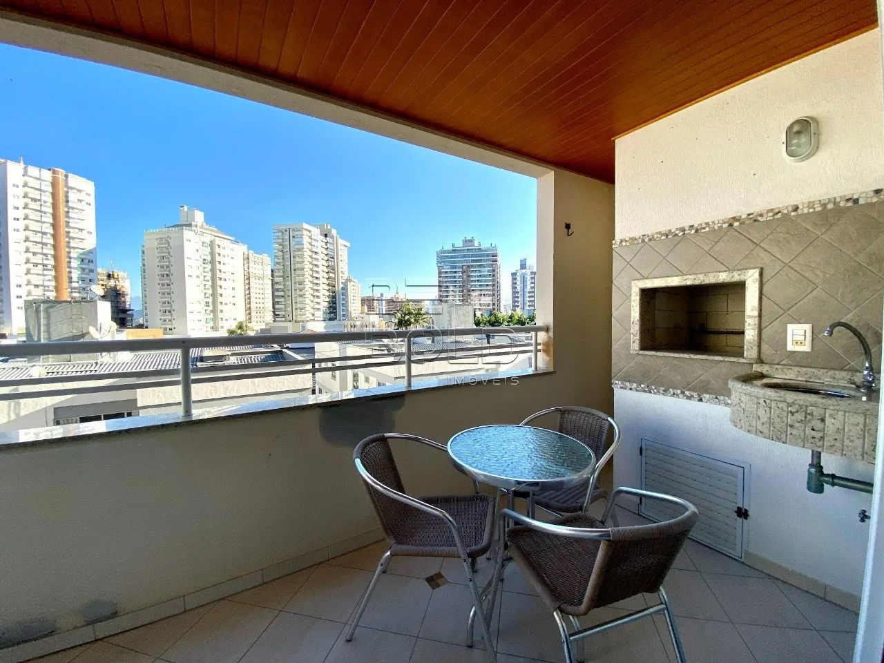 Apartamento amplo com 3 dormitórios em Campinas