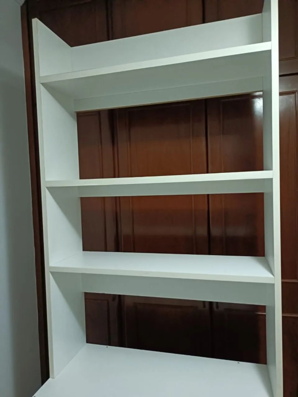 Mesa de Computador com Prateleiras em MDF - Usada - Foto 5