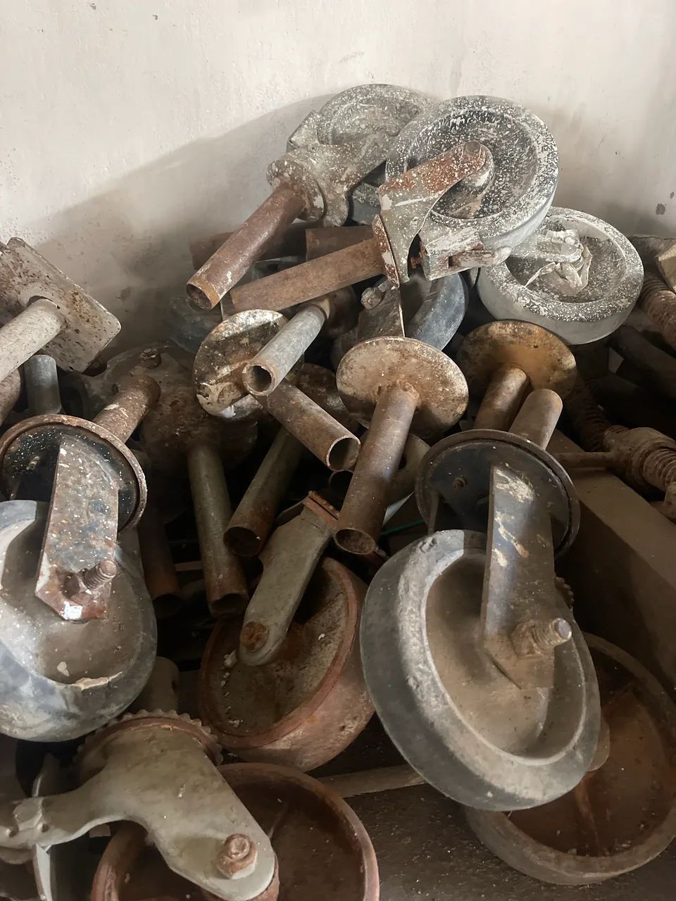 Aluguel de escoras para laje e andaimes  - Foto 3