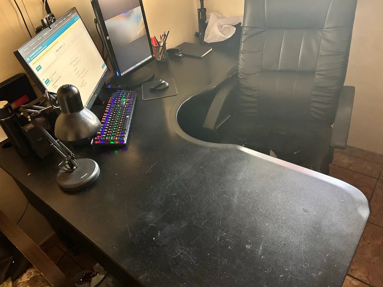 Mesa de escritório em L preta 1,40 X 1,40 - Foto 2