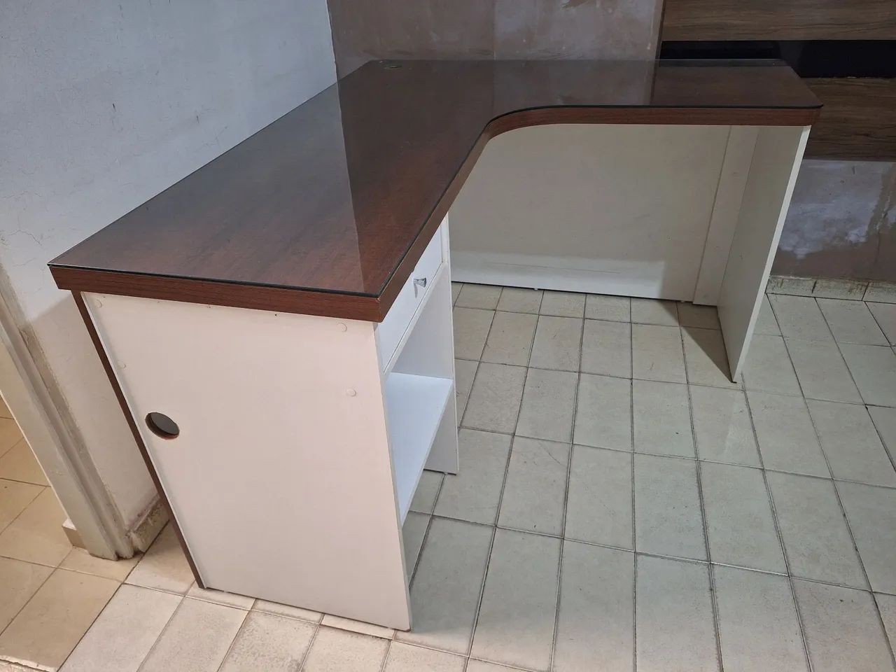 Mesa escrivaninha em L - Foto 2