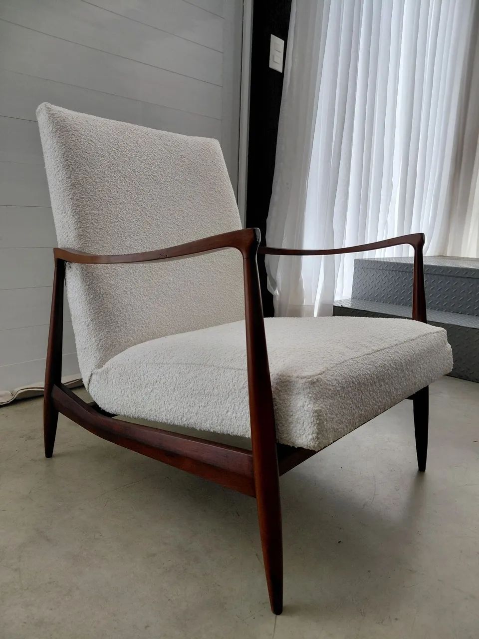Poltrona Moveis Cimo Modernista 1960 - caviuna e bouclê boss