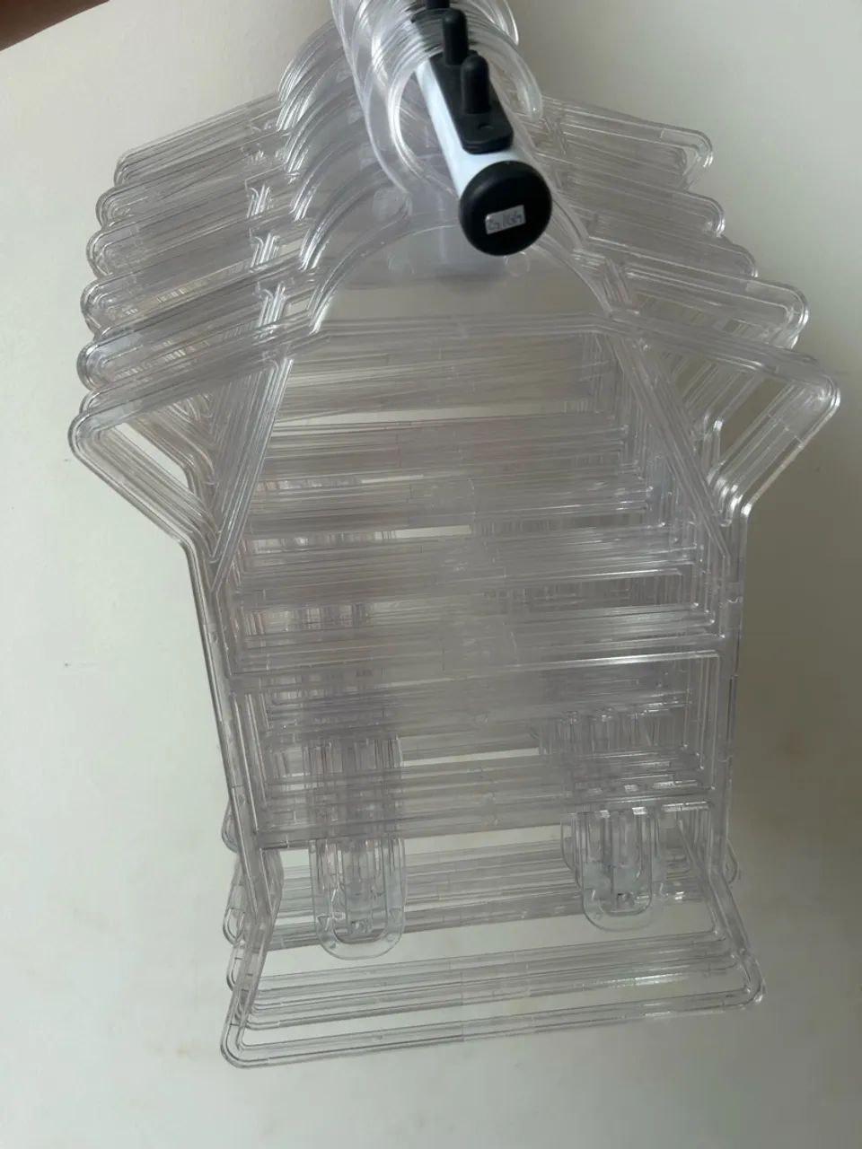 Cabides corpo bebê acrílico 