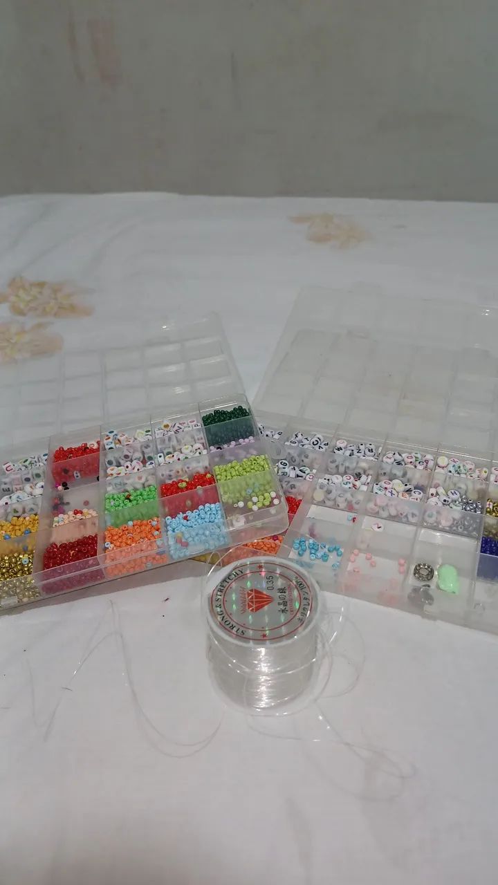 Kit miçangas e nailon de fazer pulseiras!