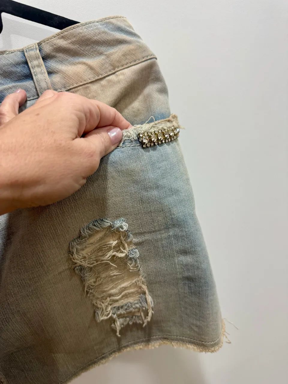 Mini Saia Jeans com pedrarias  - Foto 4