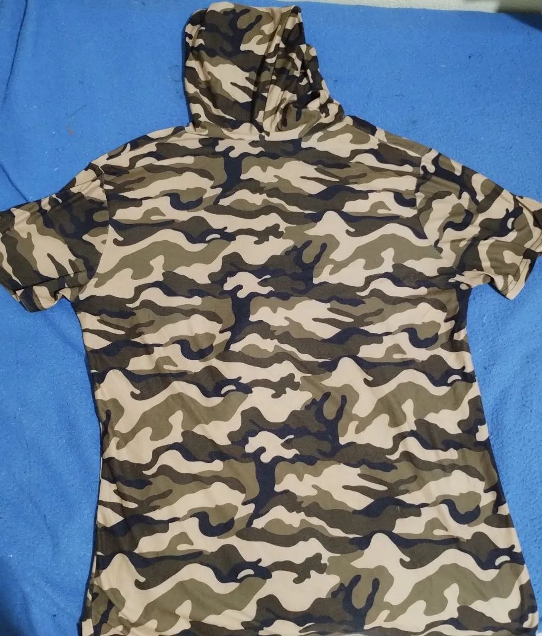Vendo blusa com capuz tecido fino - Foto 2
