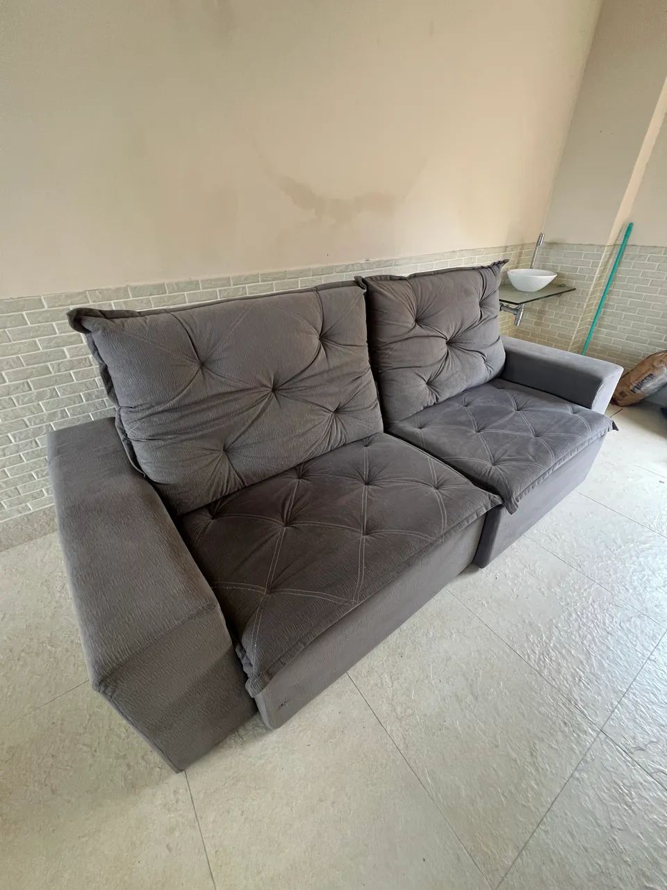 Sofá retrátil super conservado  - Foto 2