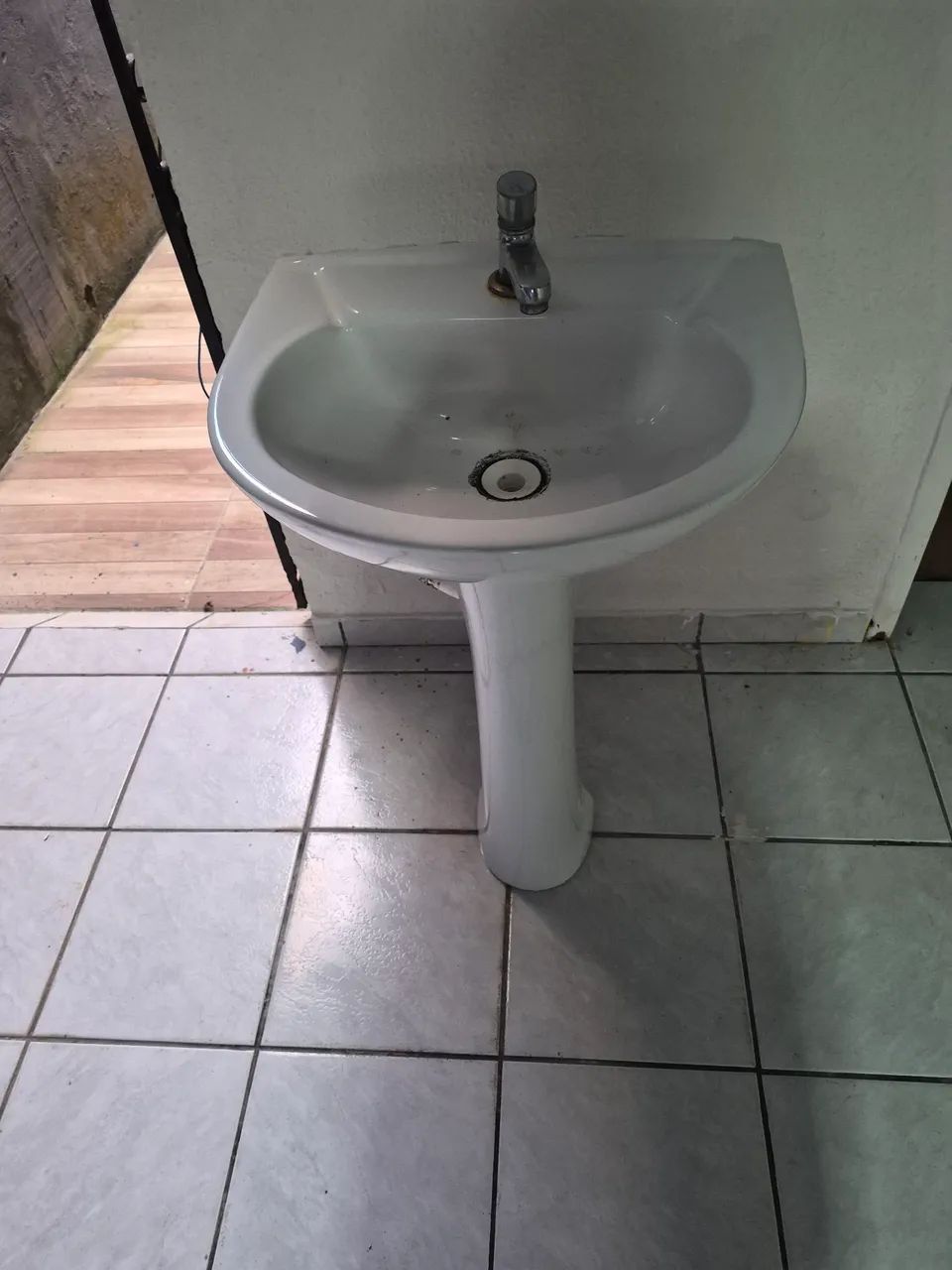 Pia de banheiro completa