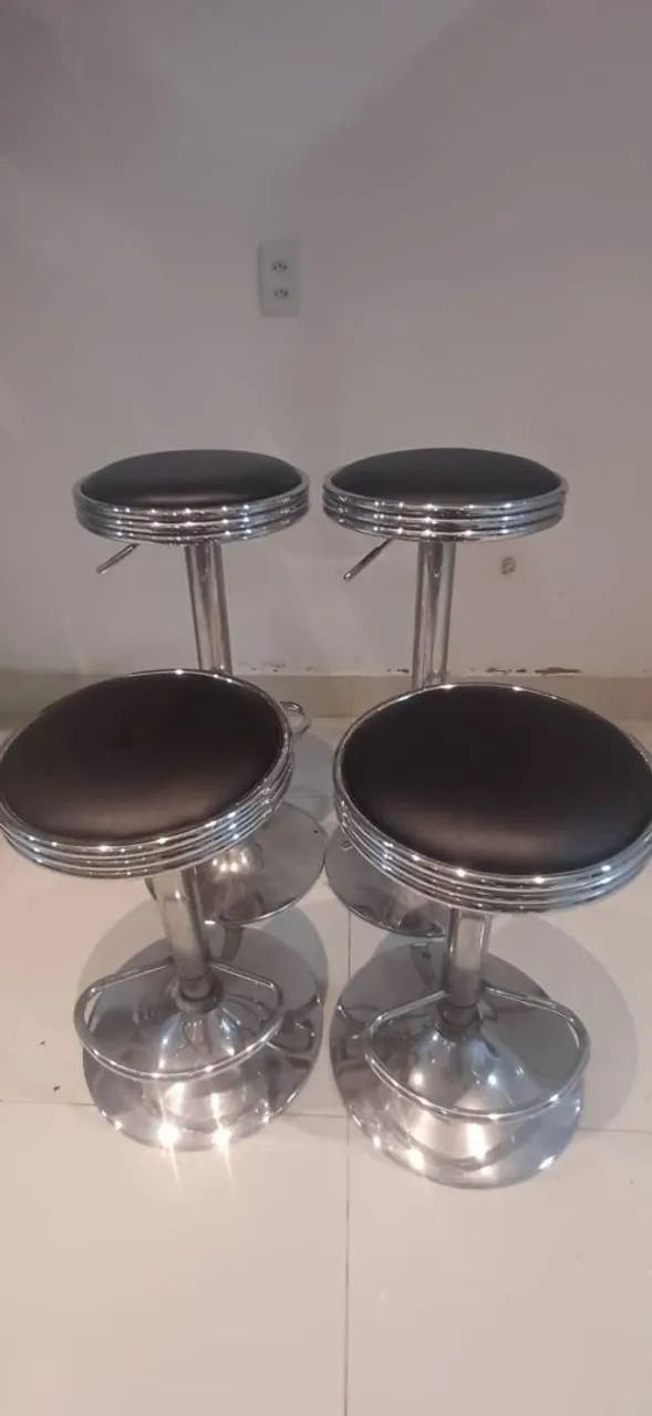 Banquetas para balcão. 