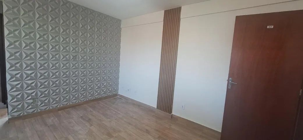 Apartamento 2 quartos reformado com Garagem. Sobradinho