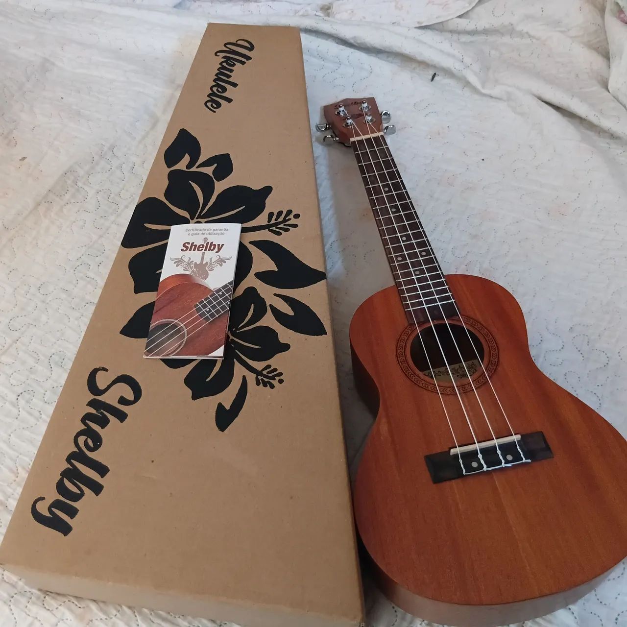 Ukulele Shelby em ótimo estado