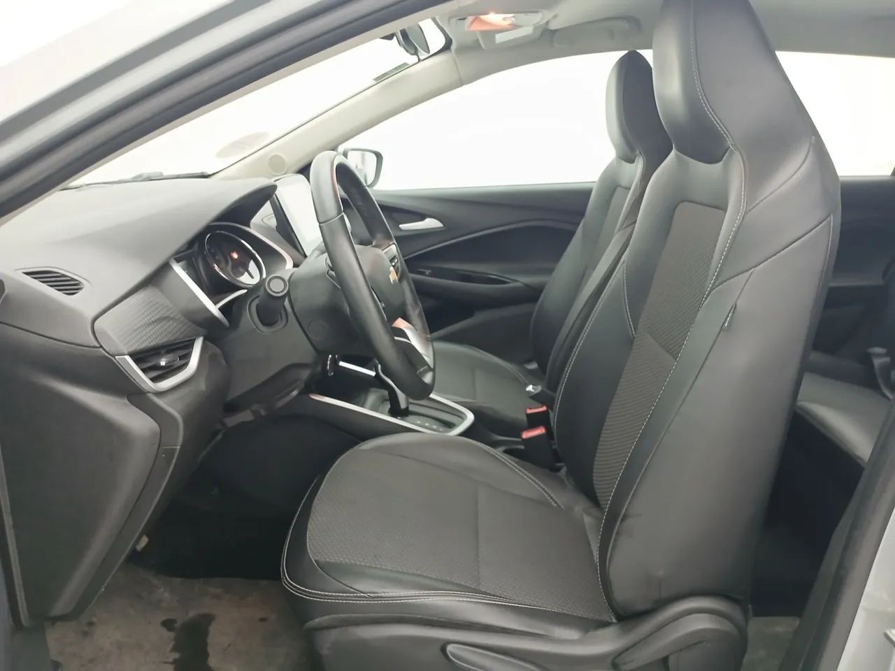 Chevrolet Onix Plus LTZ 1.0 12V TB Flex Aut. 4P, foto 16 de 18