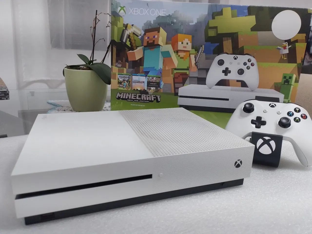 Xbox one s 500GB minicraft edition na caixa - Consoles de Vídeo