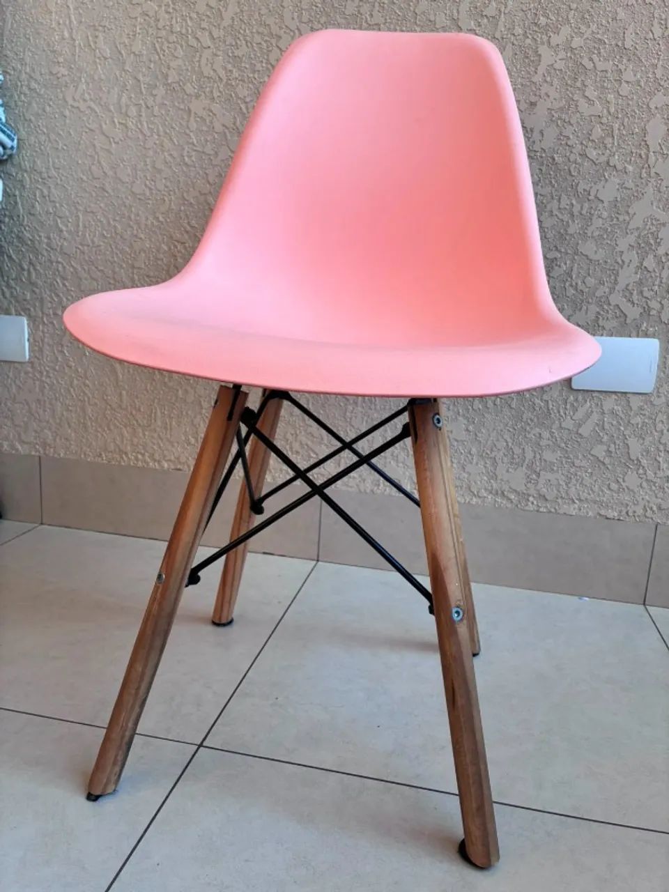 Cadeira eams rosa - Foto 2