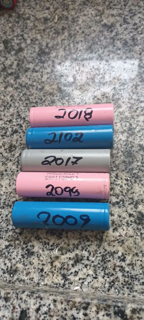 20 células 18650 entre 2000 a 2100 mah usadas  - Foto 3