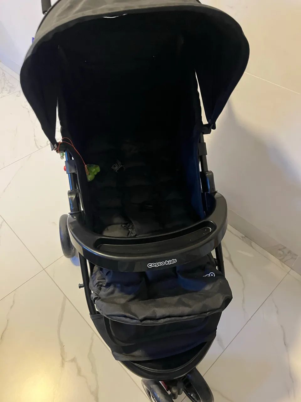 Vendo carrinho de bebê e bebê conforto  - Foto 4