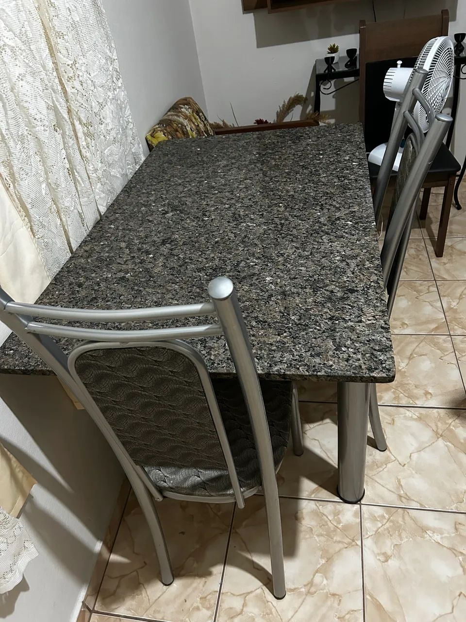 Mesa 4 cadeiras  - Foto 5
