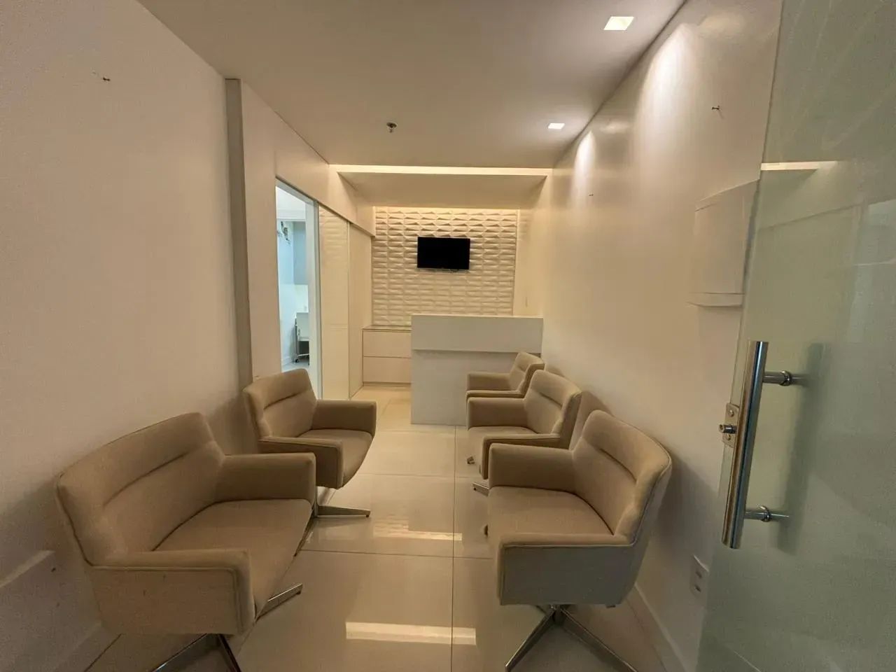 Sala comercial mobiliada no Shopping da Ilha!!! - Foto 2