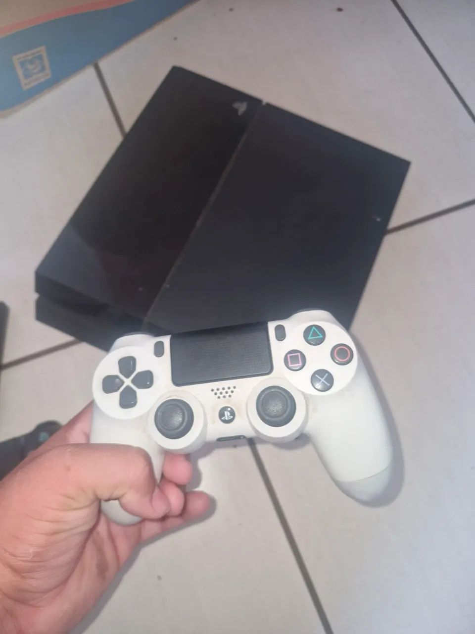 Ps4 com 2 controles  - Foto 2