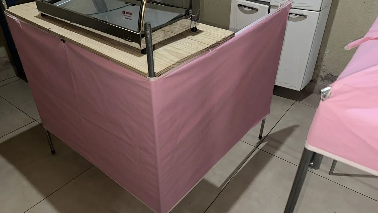 Barraquinha de feira e estufa fria com 4 gelos 