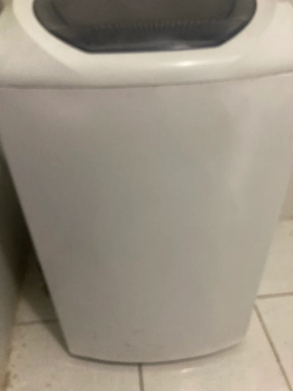 Vendo uma Maq de lavar roupa, só não está centrifugando, 300,00 - Foto 3
