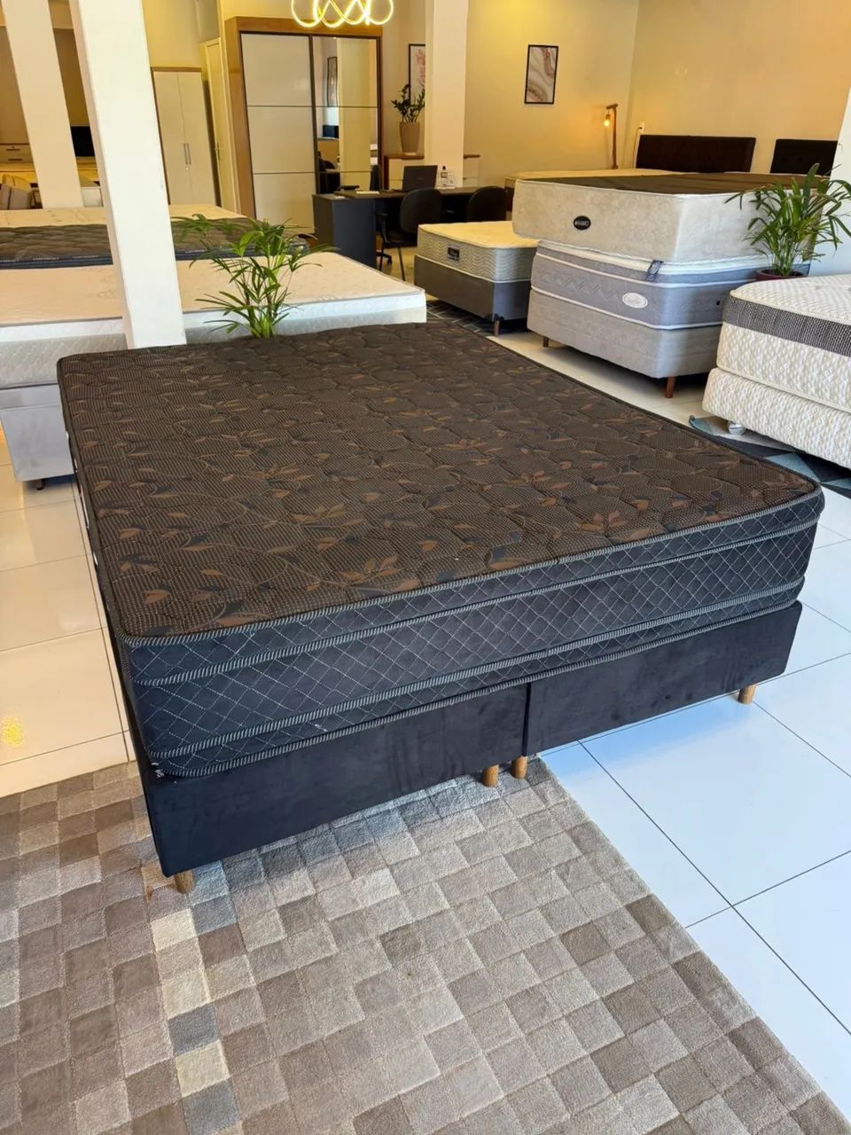 Cama de casal queen Seminova D33 - Foto 4
