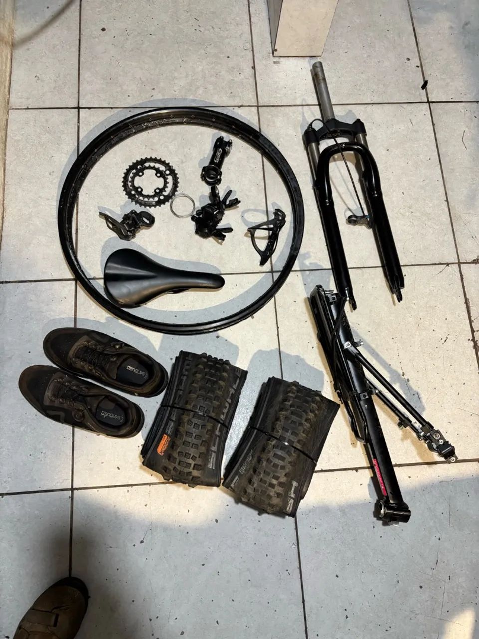 Suspensão de bicicleta com trava - Foto 4