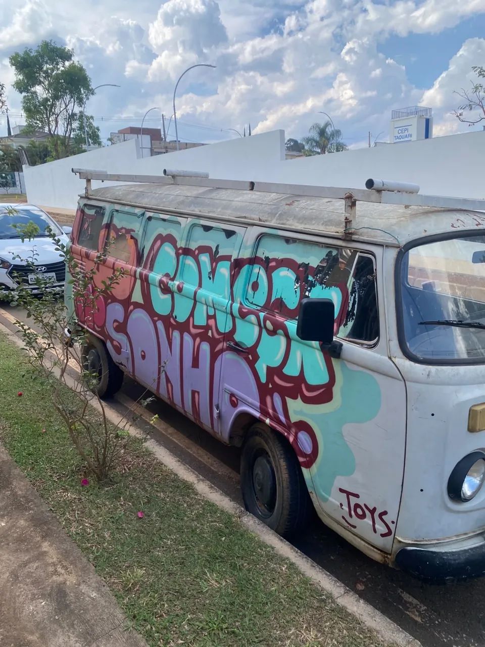 Volkswagen Kombi Standard/ Luxo/ Serie Prata 1977