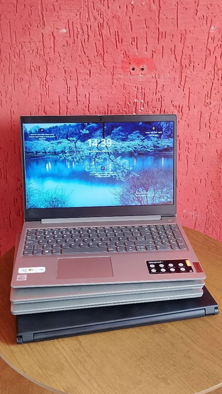 MacBook Air M2 + Magic Mouse + Magic Keyboard - Notebooks - Santa