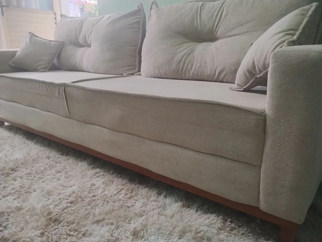 Sofa with minimal usage time65746288154113121