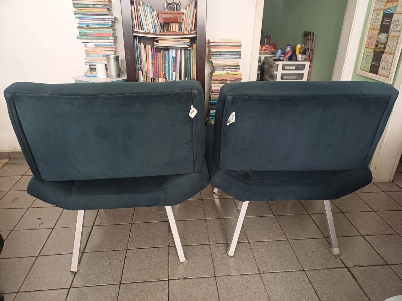 Vendo duas cadeiras em excelente estado  - Foto 3