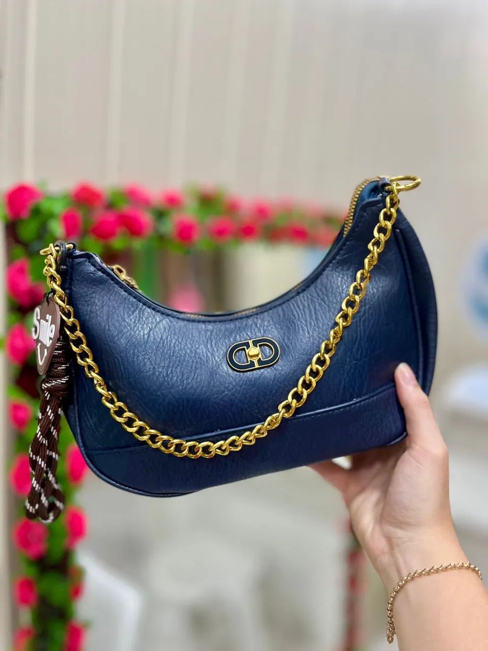 Bolsa feminina meia lua premium  - Foto 2