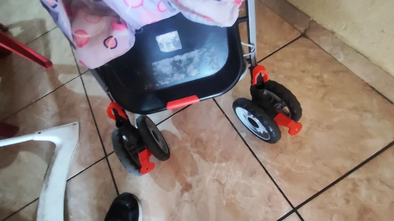Carrinho de bebê menina - Foto 3