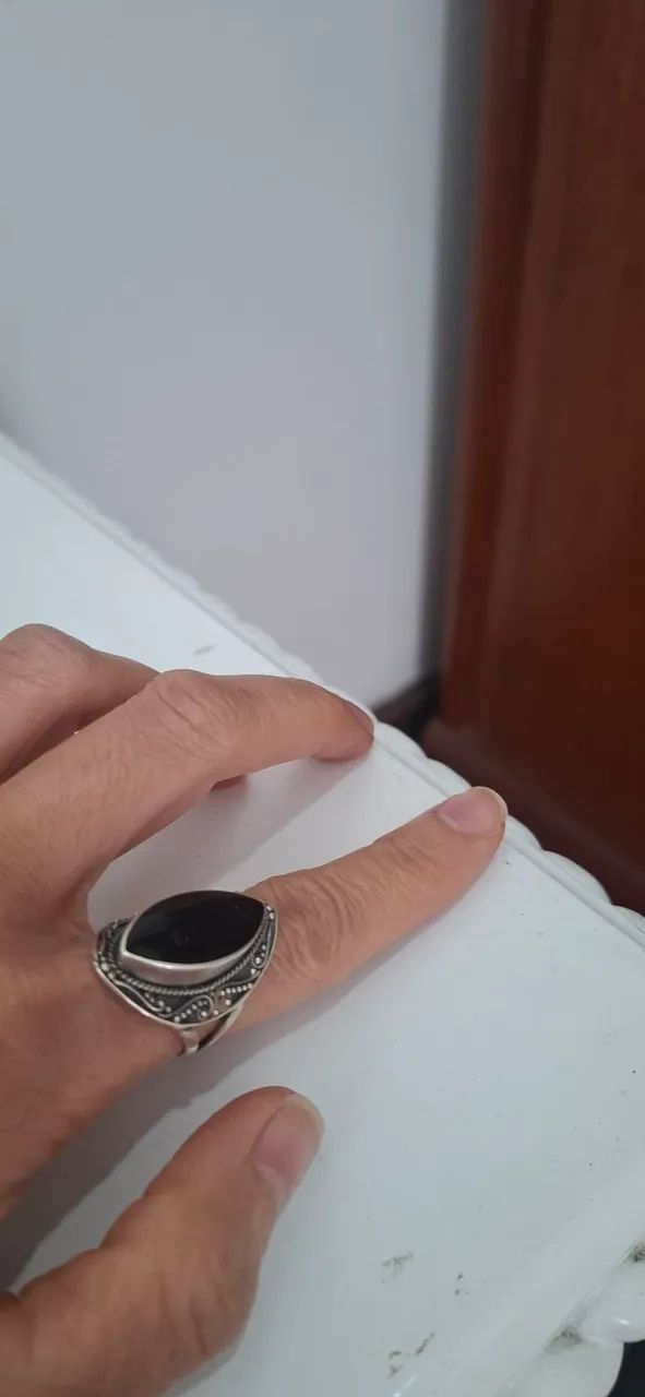 Anel Prata com Pedra Preta - Foto 2
