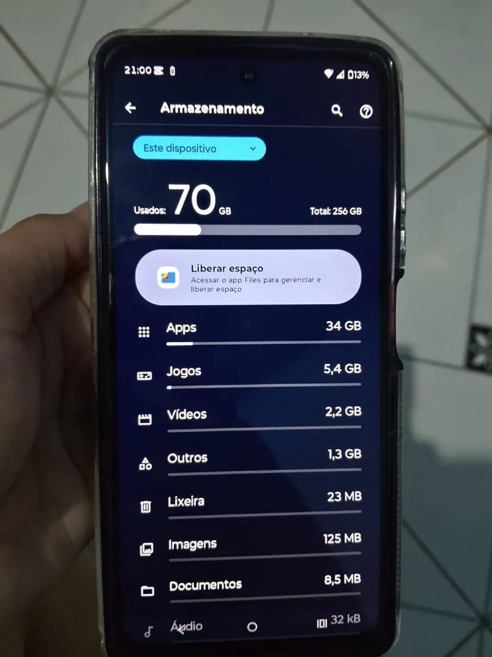 Troco moto g75 por iphone xr,11,12 - Foto 2