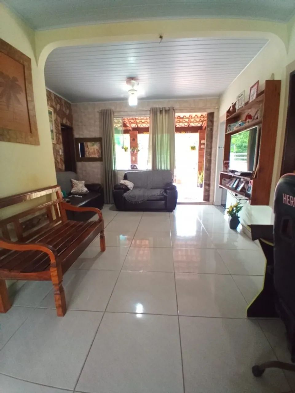 CASA ESPAÇOSA COM FUNDO PARA MATA - Foto 2