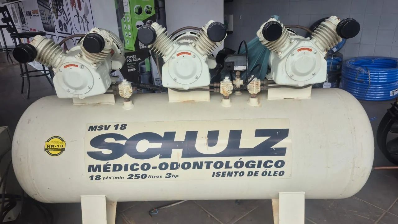 Compressor SCHULZ Odontológico 18 pes 250 litros 